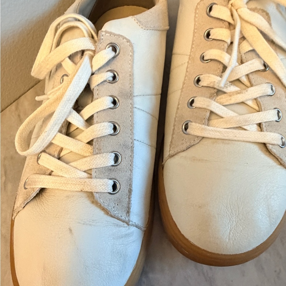 SoftWalk Leather Lace-Up Sneakers | Size 9 - Picture 3 of 6